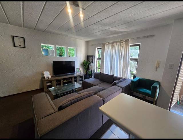 1 BEDROOM PROPERTY TO RENT IN PARKTOWN NORTH